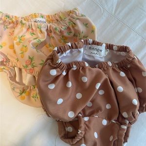 👙Baby Girl Minnow Swim bottoms (2) size 0-6M